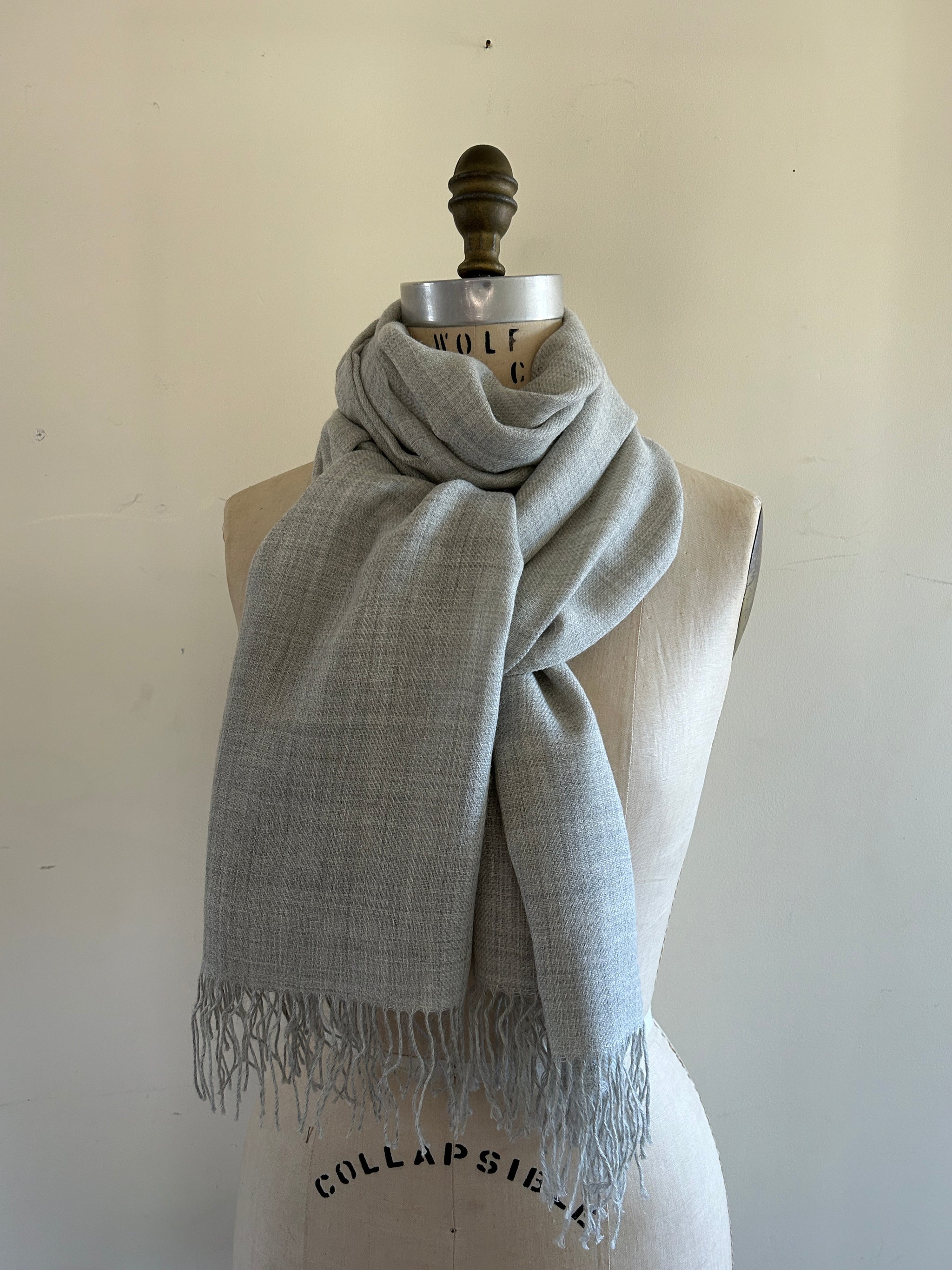 Light Grey Alpaca Throw Blanket, Lambswool Shawl, Blanket Scarf, Fall Scarf  Oversized, Lambswool Blanket, Hand-finished with Fringed Edges - Bedding